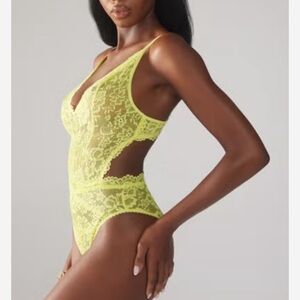 savagexfenty yellow lacey body suit Sz S